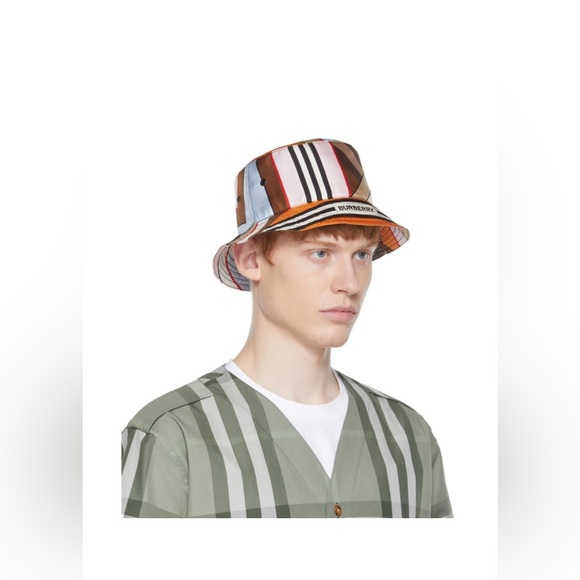 Authentic Burberry Montage print Silk  Bucket Hat - Picture 15 of 16